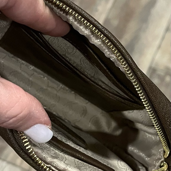 Michael Kors mini crossbody purse - Picture 5 of 5